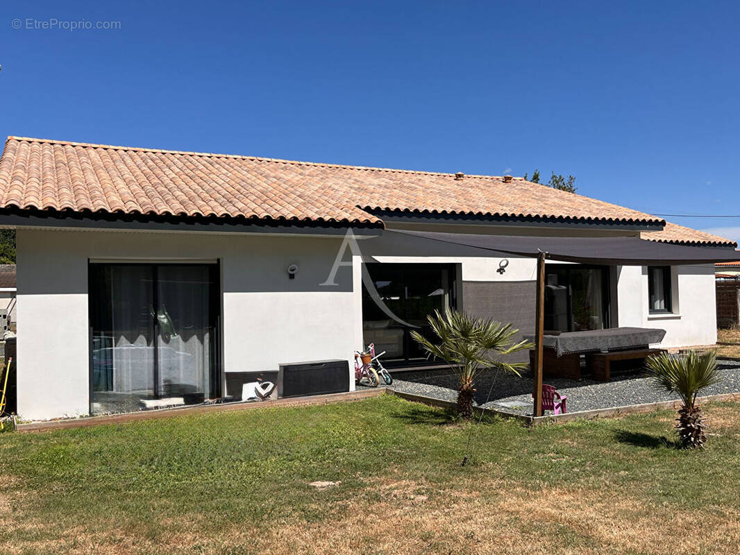 Maison à LANDERONDE