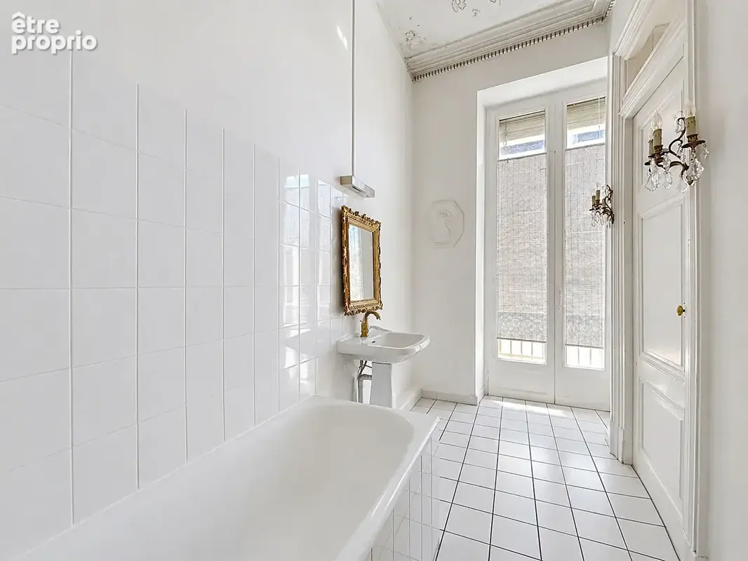 Lyon 02 - Appartement à vendre - Place Bellecour - Vue dégagée - T3 - 75 m² - photo 5