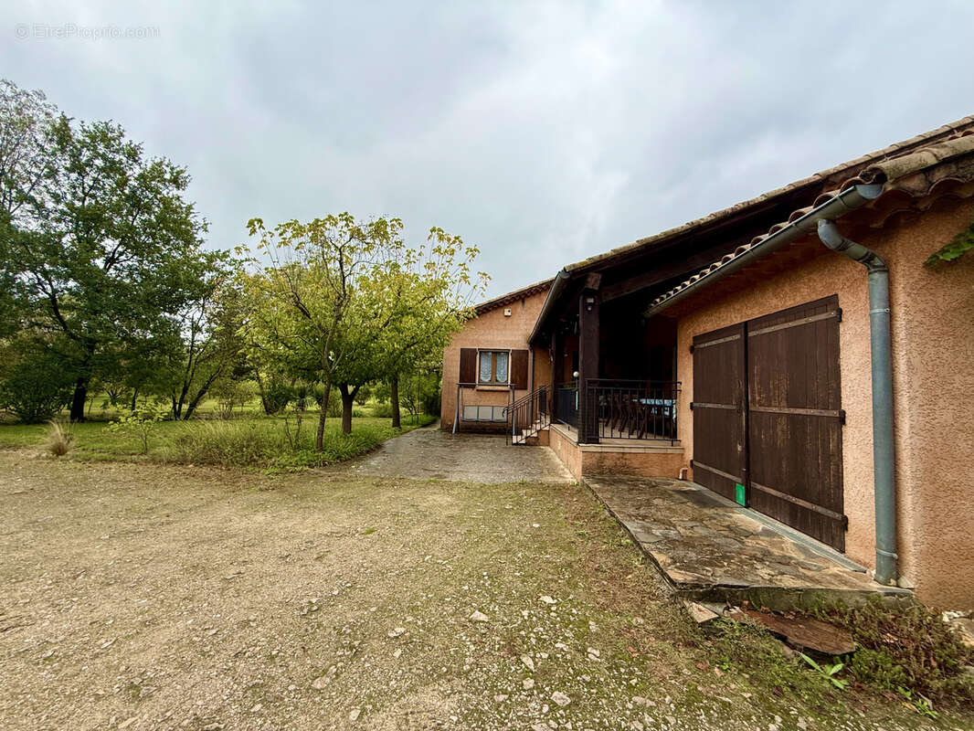 CARDET maison T7 avec terrasse sur 6162 m2 de terrain - photo 7