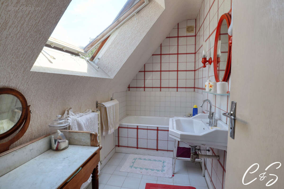 Maison 170 m² à Gouesnach  - photo 9