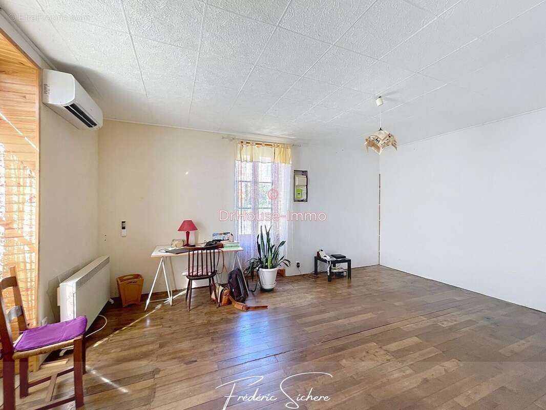 Maison à LA CHAPELLE-THIREUIL