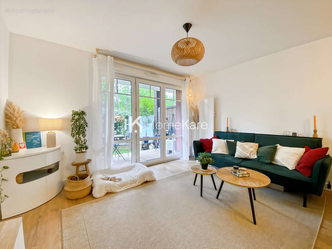 Appartement à SAINT-JEAN-D'ILLAC