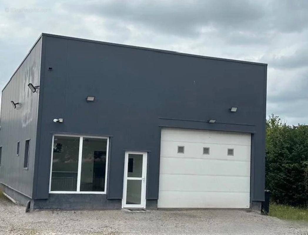 Commerce à CHAVELOT