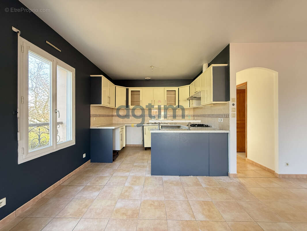 30 min de Nantes et La Roche-sur-Yon: centre Montaigu, 1er étage, sans ascenseur, T3 avec garage - photo 3