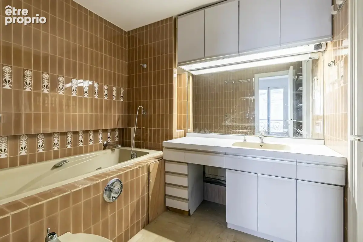 PARIS 9 - rue CHAPTAL - F5  + Cave + Chambre de service - photo 15