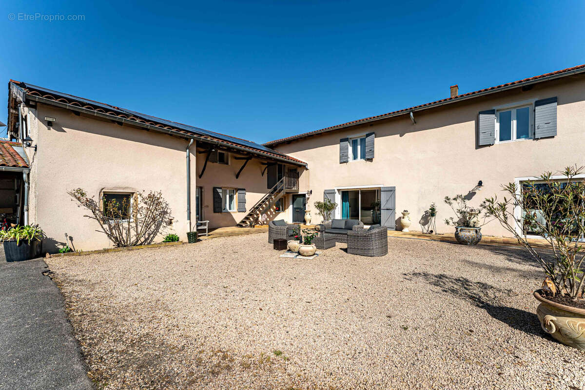 Maison à CORCELLES-EN-BEAUJOLAIS
