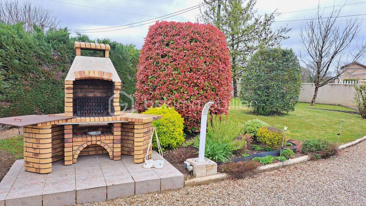 Maison à SAINT-ASTIER