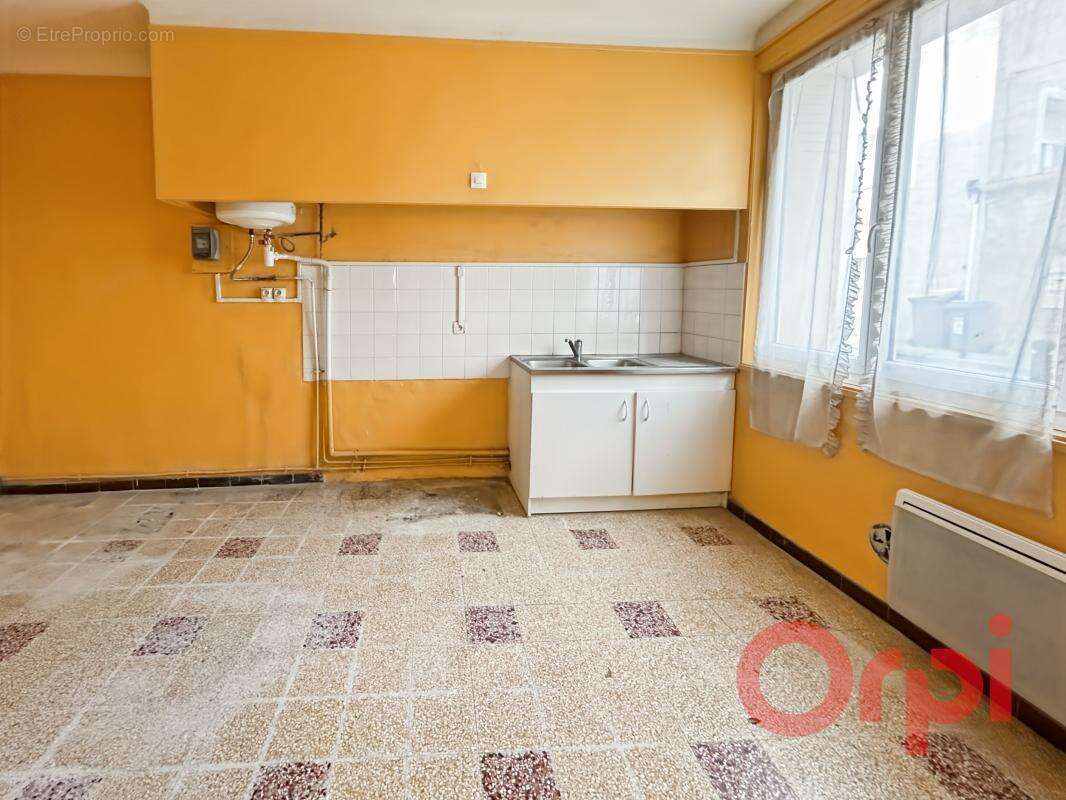 A vendre : T4 en rez-de-chaussée à fort potentiel au centre de Sérignan - photo 2