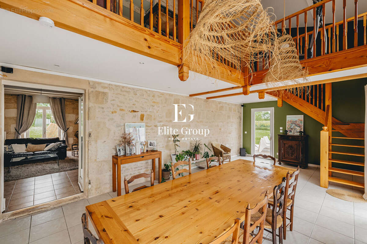 Maison à SURGERES