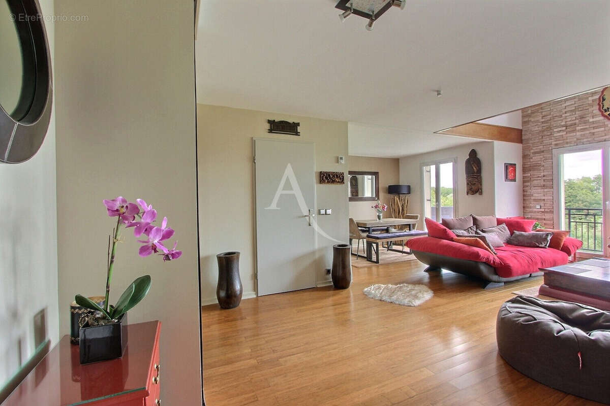 Appartement à VILLENEUVE-LA-GARENNE