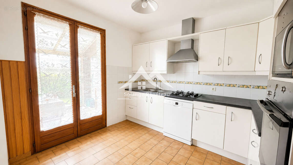 Maison familiale avec piscine et grand terrain arboré   Saint-Martin-Curton - photo 3