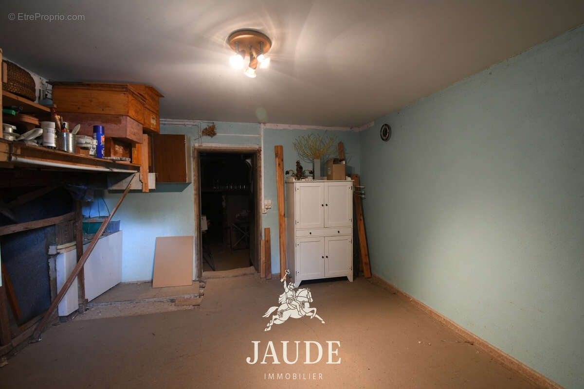 Maison de bourg avec GRANGES, garage et jardin   70 route du Puy de Dôme, La Font de l’Arbre, Orcines - photo 16