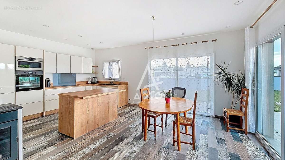 Maison à CORQUILLEROY