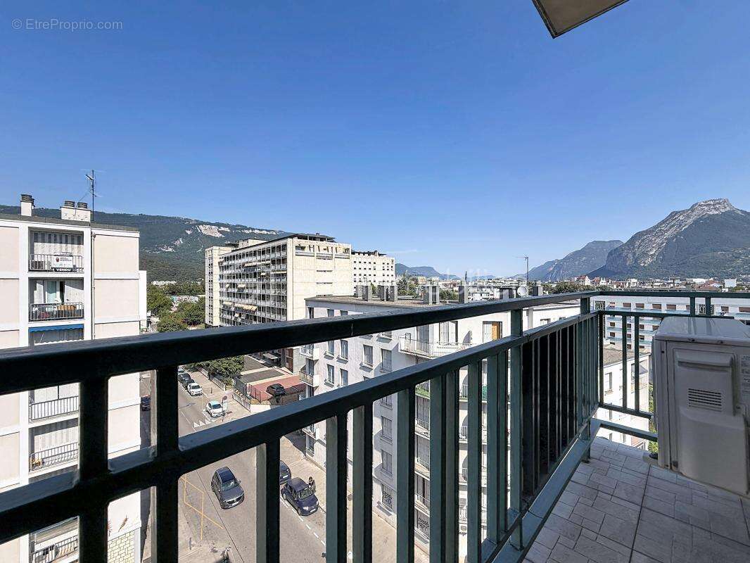 Appartement T5 (en T4) au DERNIER ÉTAGE avec balcon + cave - photo 12