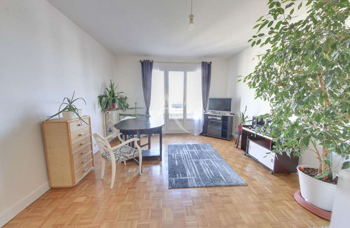 Appartement à NOGENT-SUR-MARNE