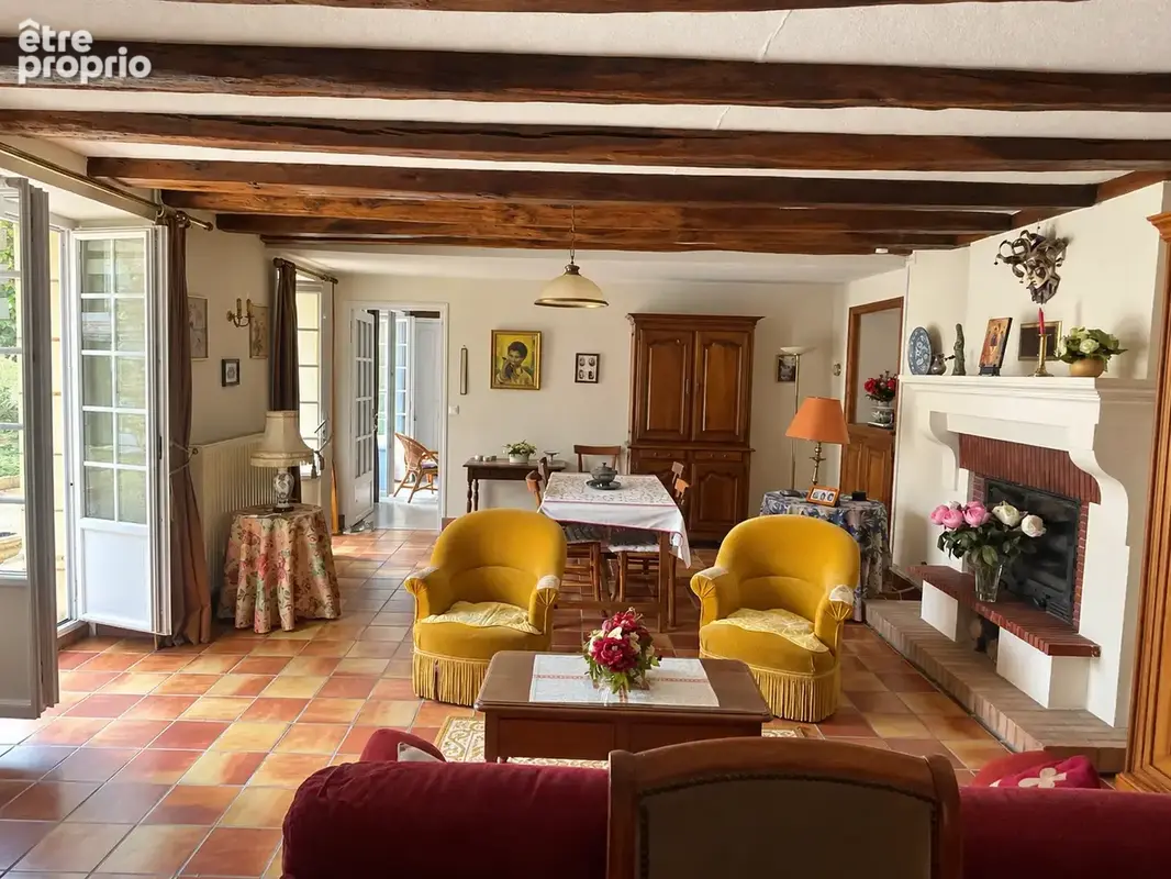 Maison de caractere en pierre - bourg mirebeau - photo 5