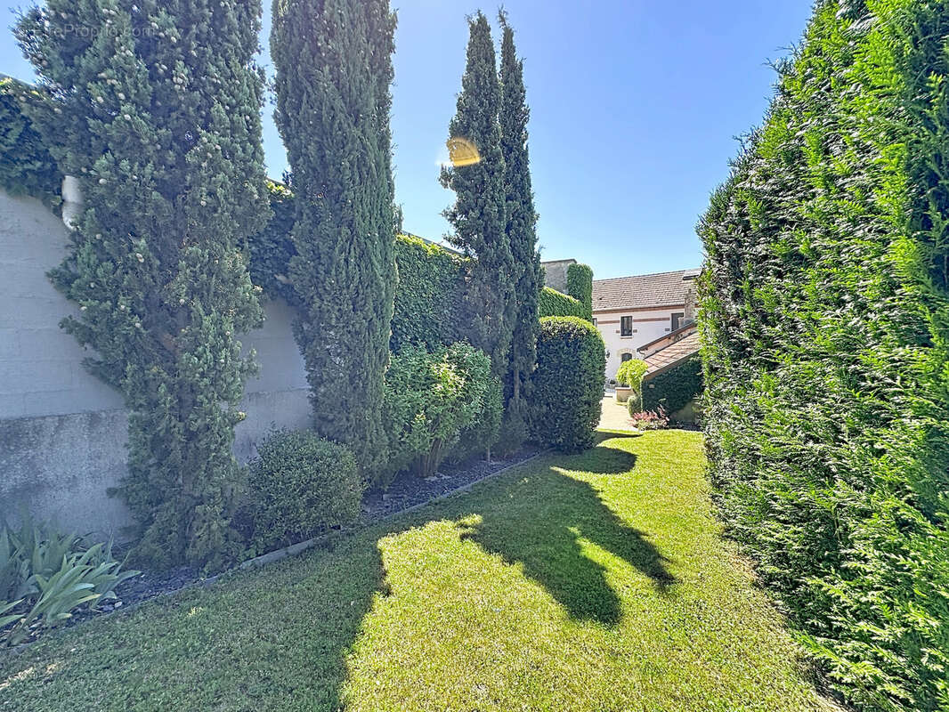 Maison à BOURGOGNE
