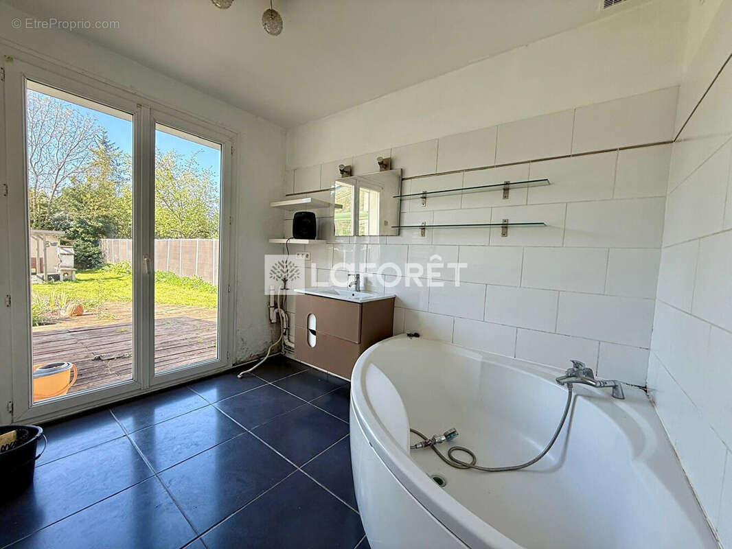 Maison à MILLY-LA-FORET