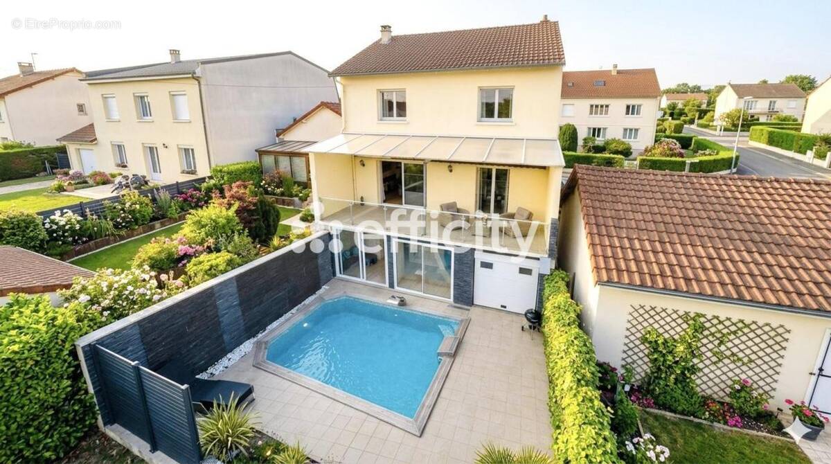 Maison à LE PLESSIS-ROBINSON