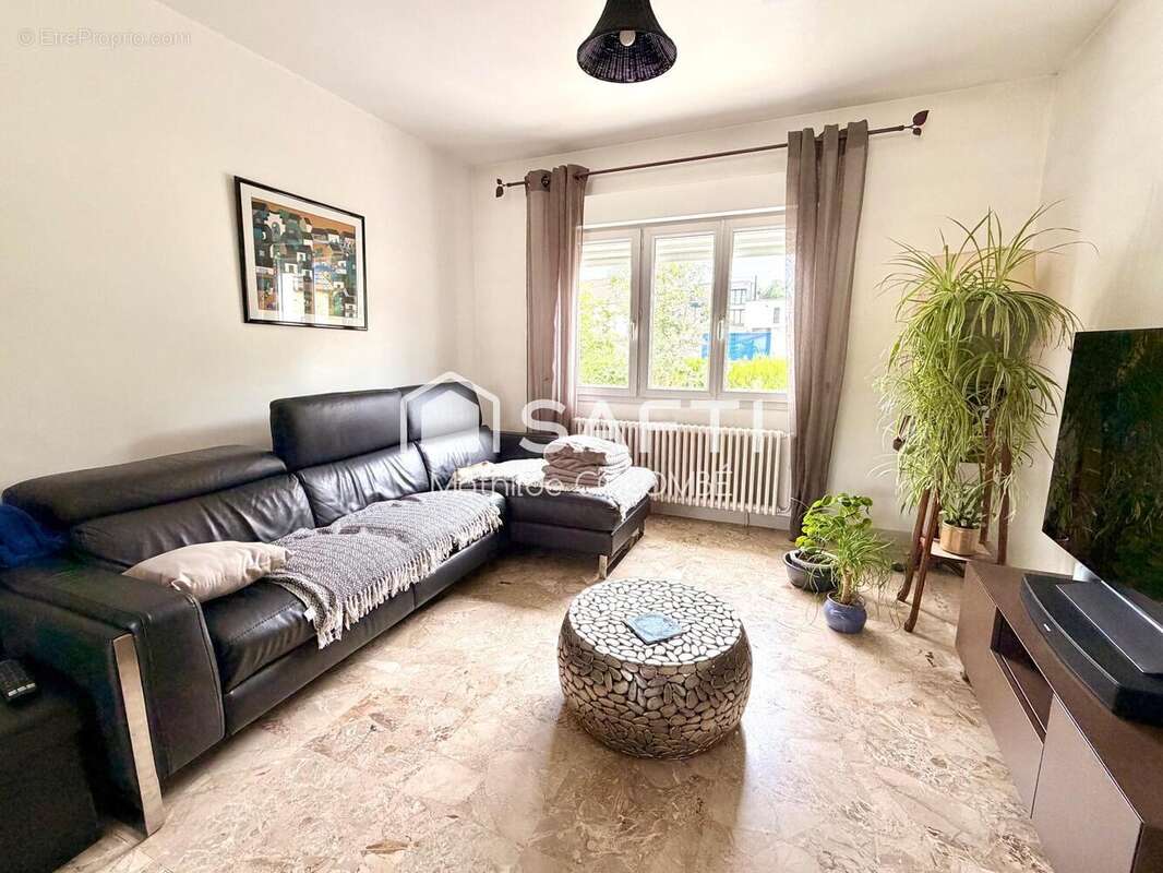 Maison 195 m² à Chatillon-Sur-Marne  - photo 8