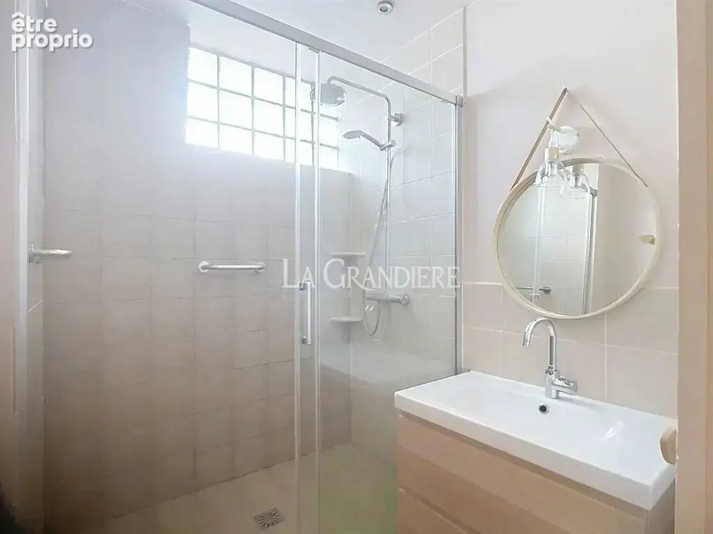 Paris 16e - La Muette / Passy - 2ème étage - 2 pièces - 55 m² - - photo 12
