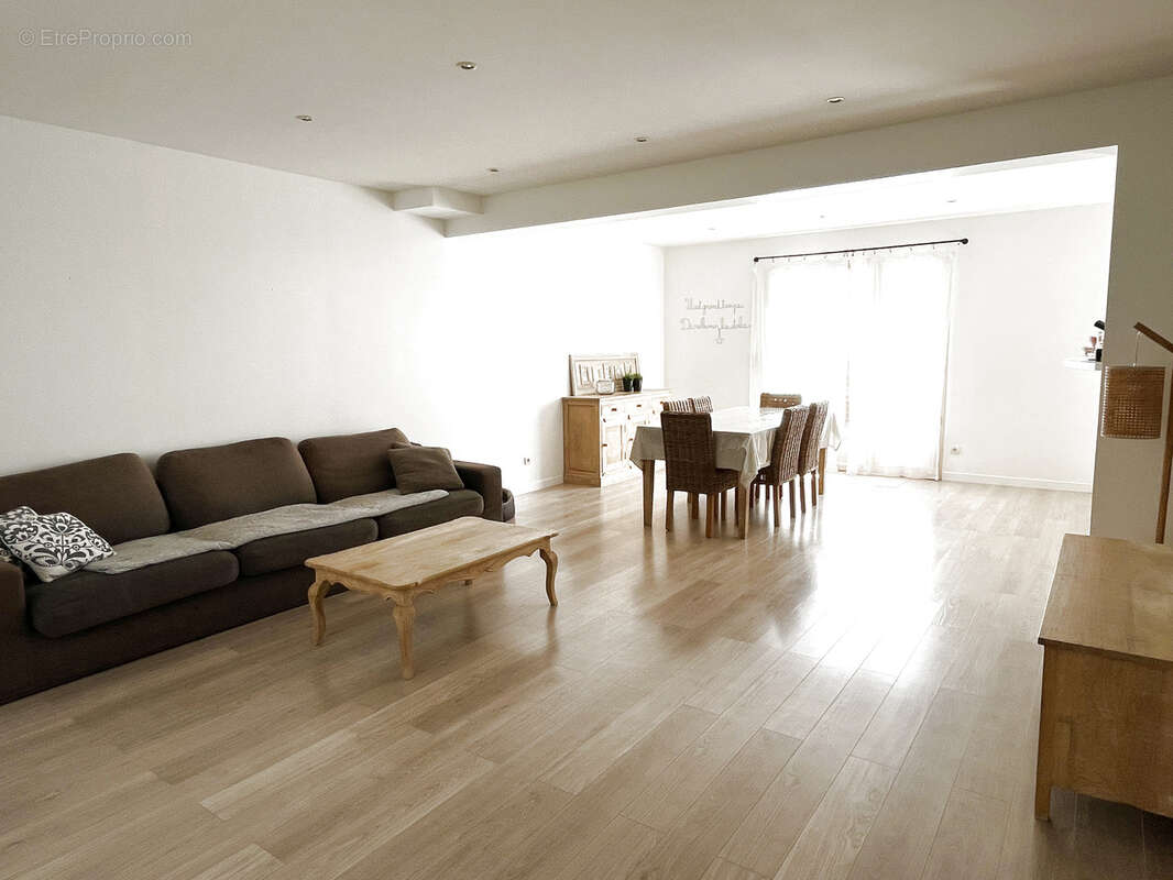 Maison à BRIARRES-SUR-ESSONNE