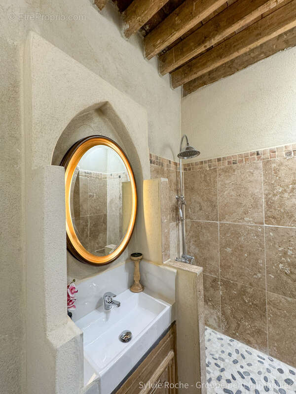 Maison à CADEROUSSE