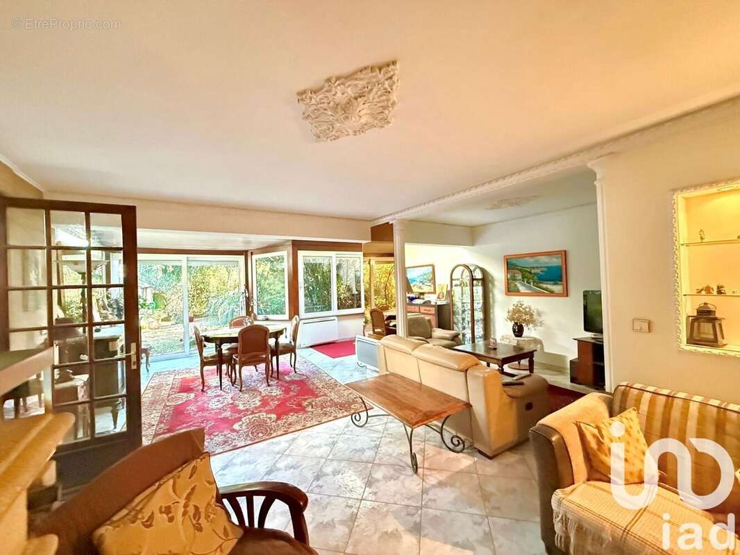 Photo 2 - Maison à SAVIGNY-LE-TEMPLE