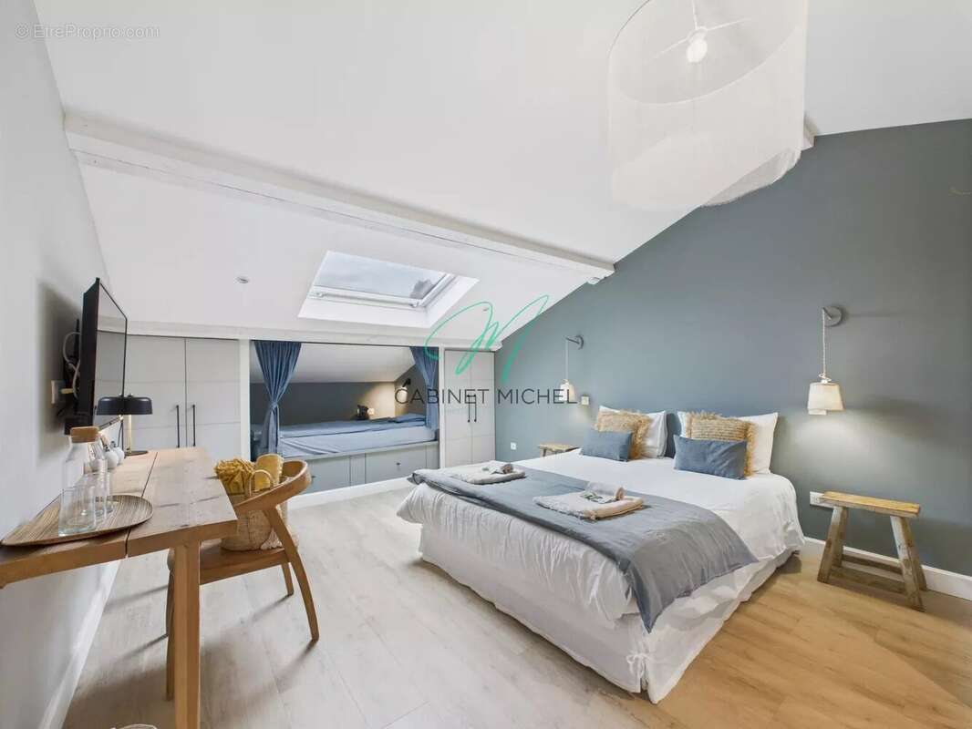 Maison à ROQUEFORT-LES-PINS