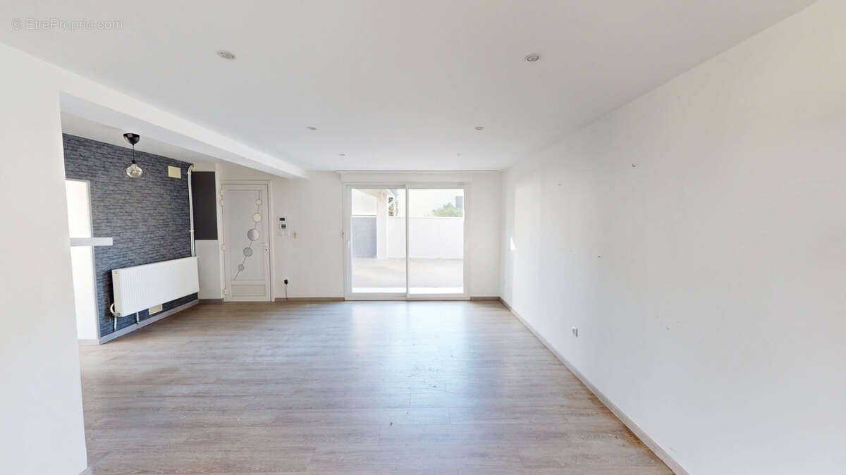 Maison à SAINT-ELIX-LE-CHATEAU