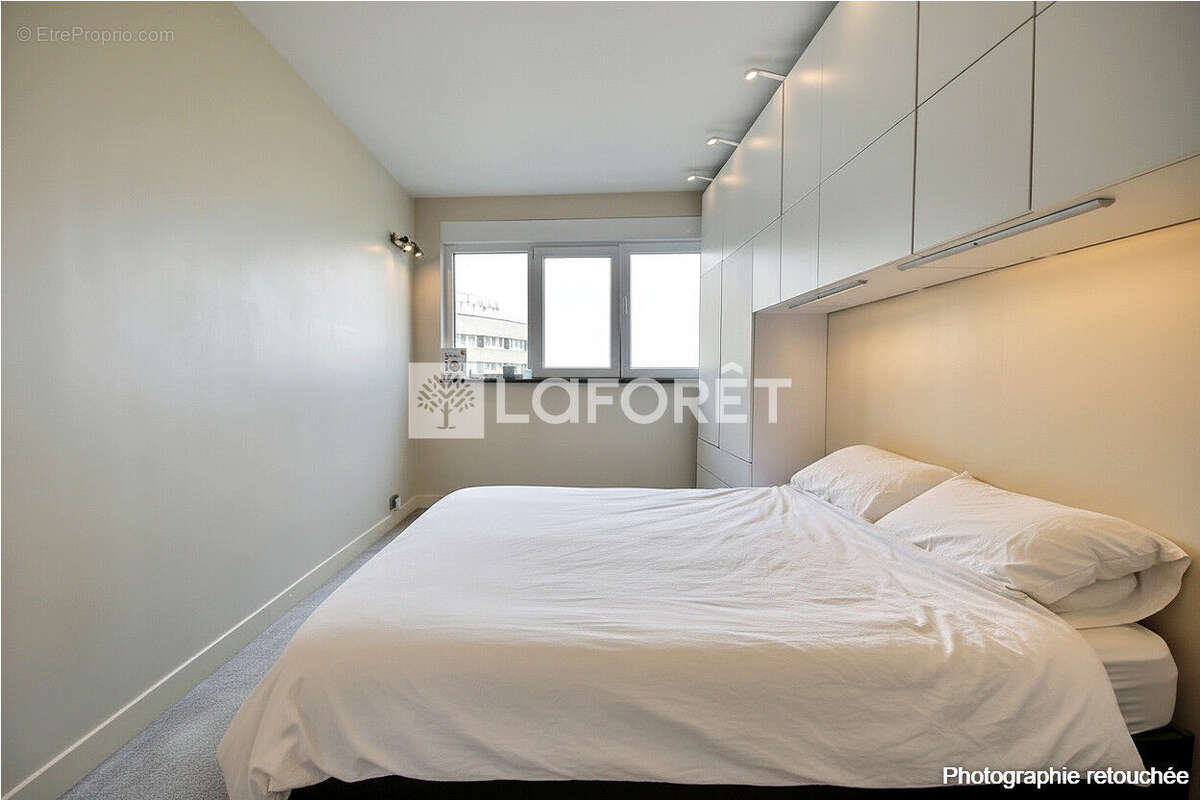 Appartement à COURBEVOIE