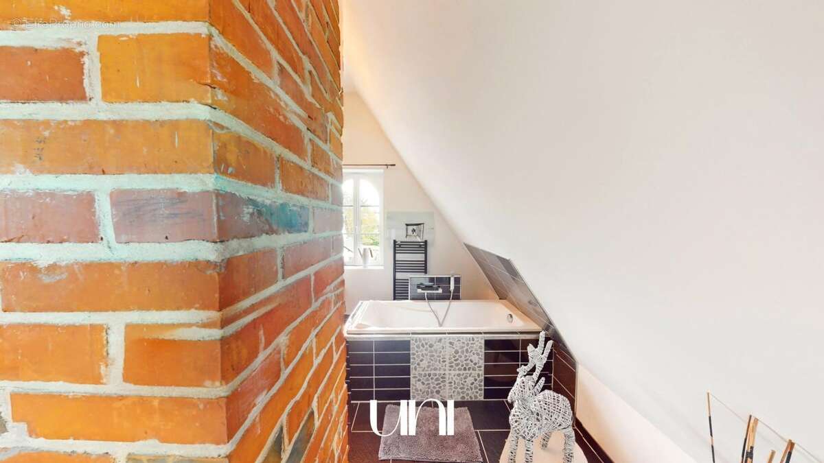 Maison à PORT-EN-BESSIN-HUPPAIN