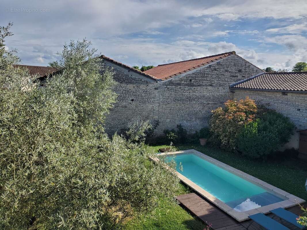 Maison à COULGENS