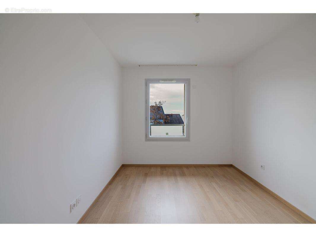 Maison 112 m² à Chevry  - photo 12