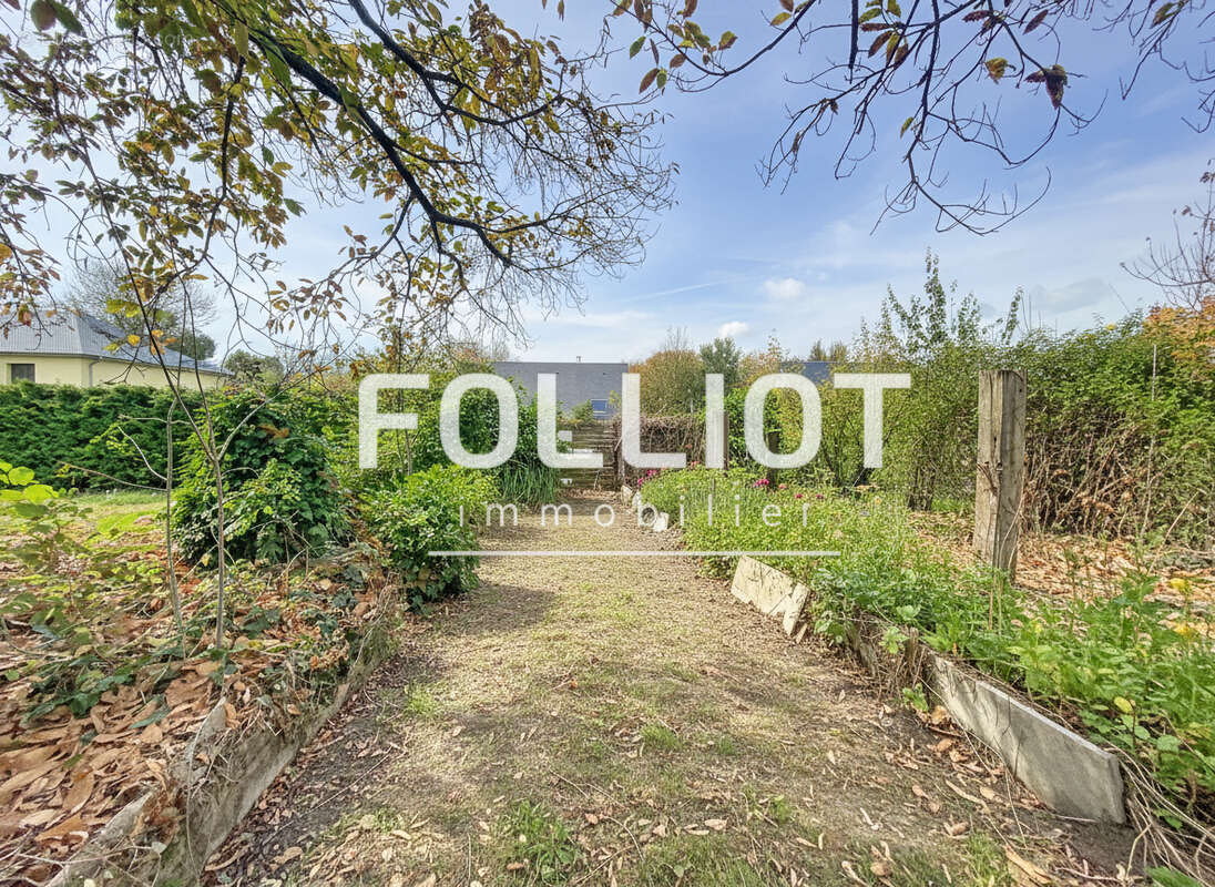 Terrain à SAINT-PLANCHERS