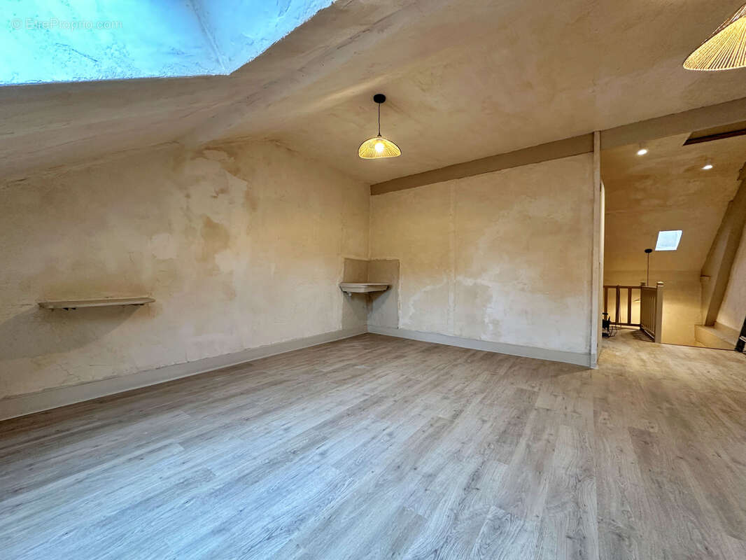 Appartement à LA TOUR-DU-PIN