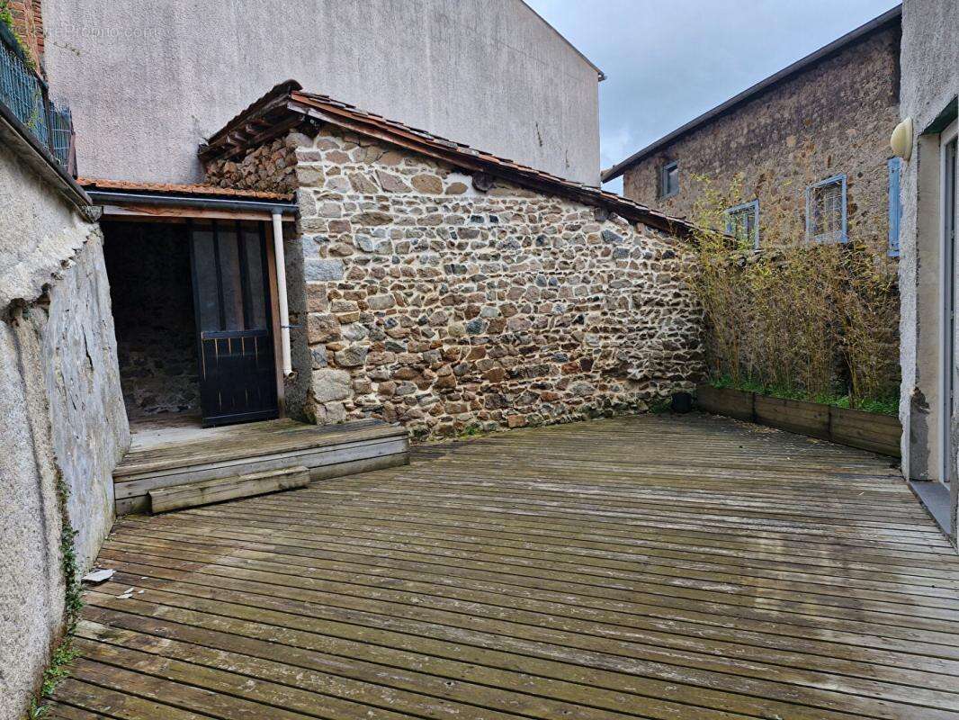 Appartement à SAINT-JUST-EN-CHEVALET