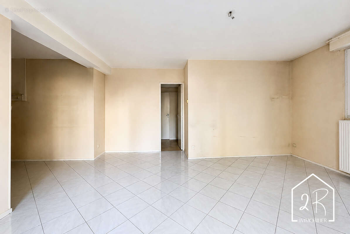 Appartement 2 pièces de 64,15 m2 - Jardin privatif - photo 6