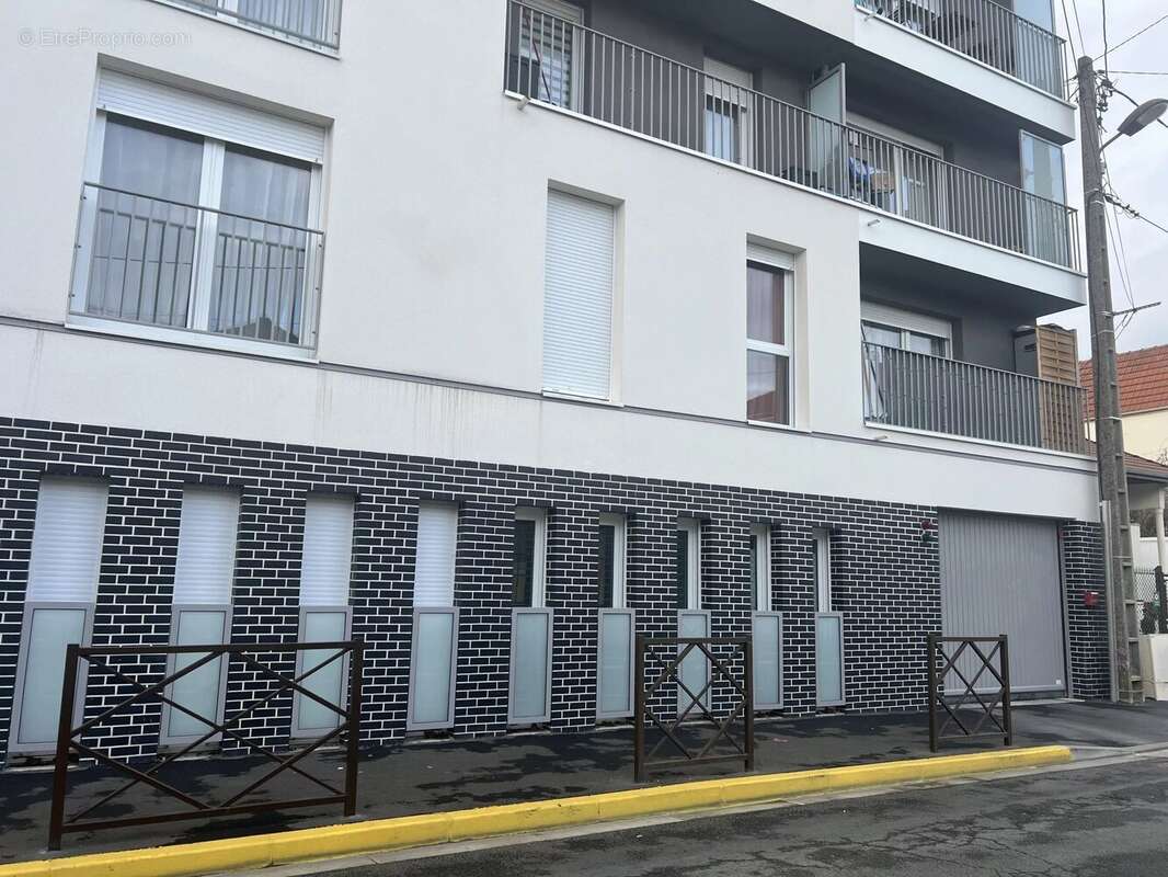 Parking à LIVRY-GARGAN