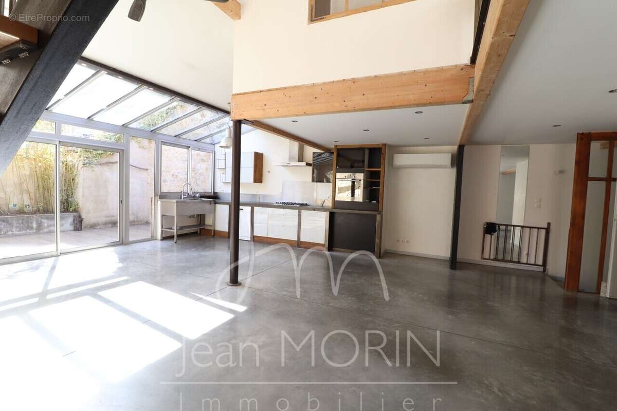 Maison à LIVRON-SUR-DROME