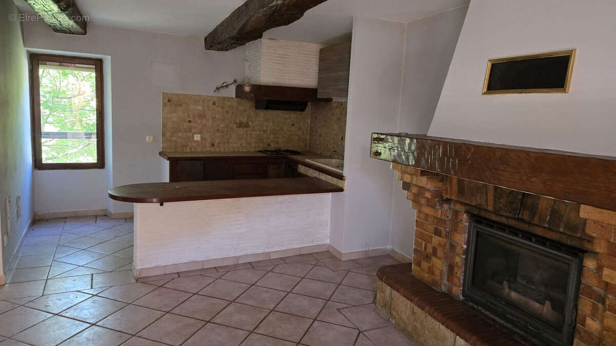 Maison à MEOUNES-LES-MONTRIEUX