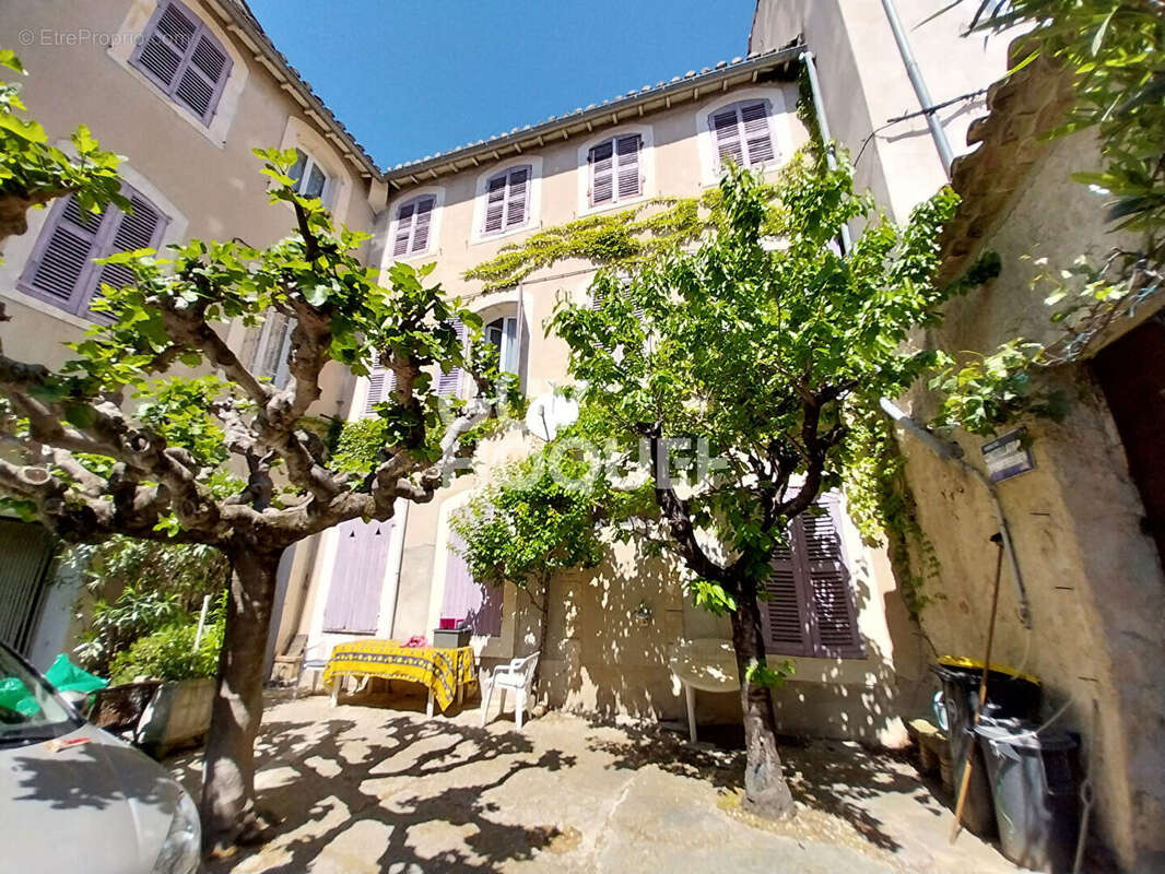 Belle demeure du XVIIe Siècle - Un Joyau Historique au Coeur de Carpentras - photo 2