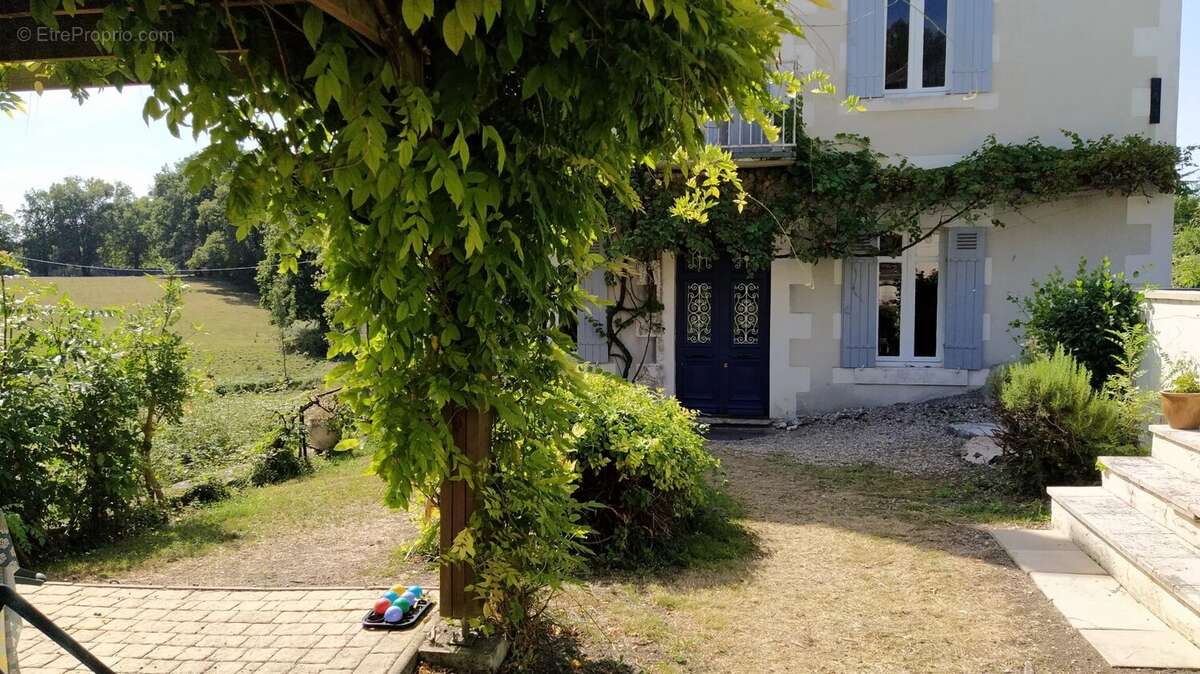 Charmante maison bourgeoise avec piscine - photo 15