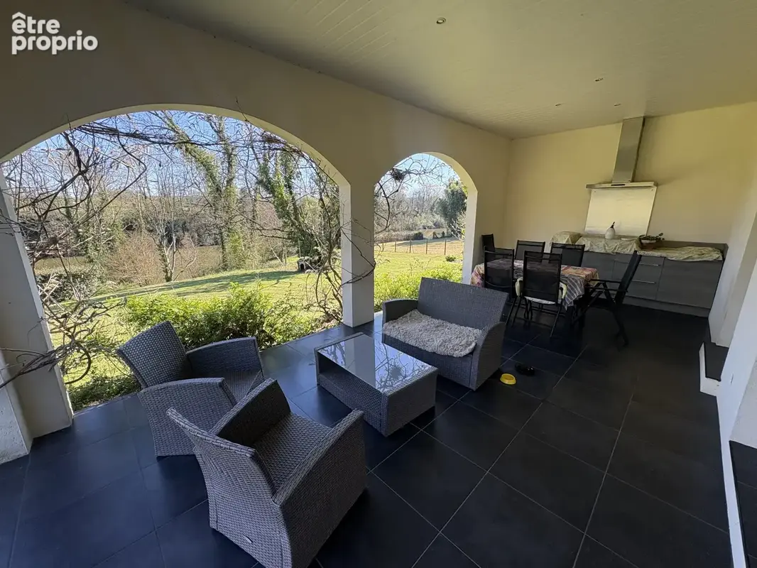 Superbe villa de 220 m2 avec accès direct au Lot - photo 7