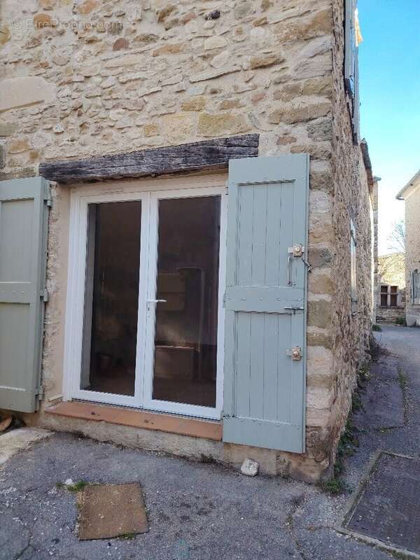 Maison à REVEST-DES-BROUSSES