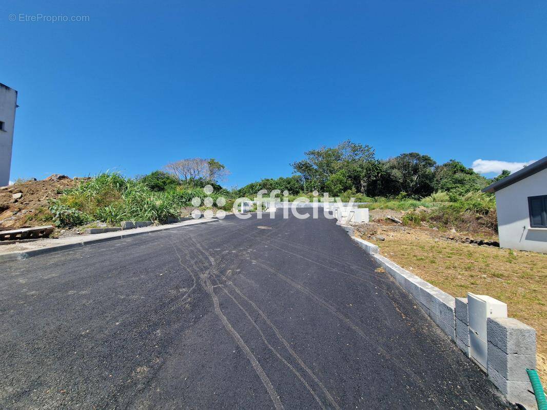 Terrain à SAINT-BENOIT