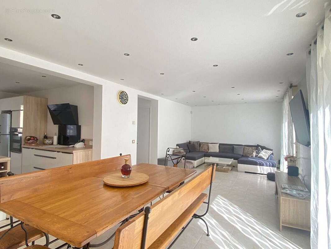 Maison à MEZY-SUR-SEINE