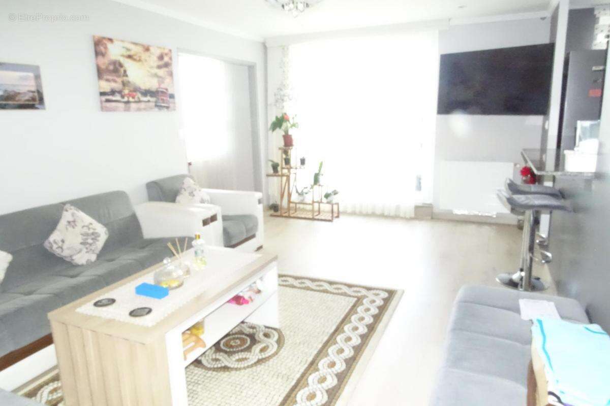 Appartement à FOUGERES