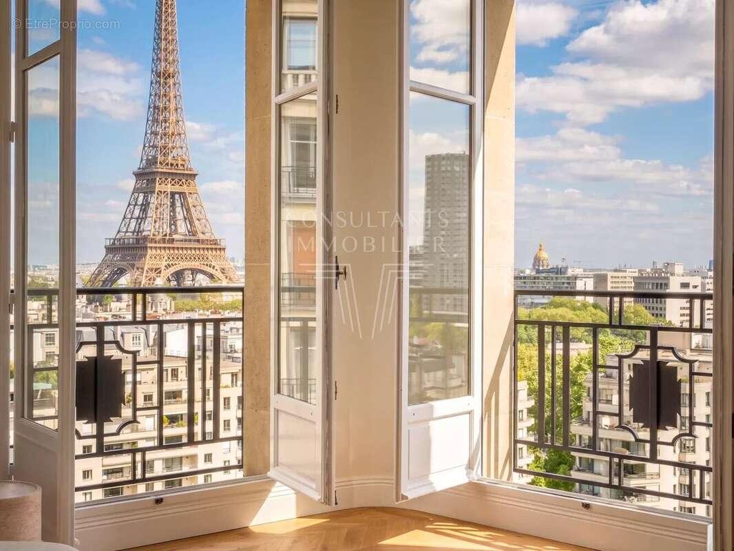 Appartement à PARIS-16E