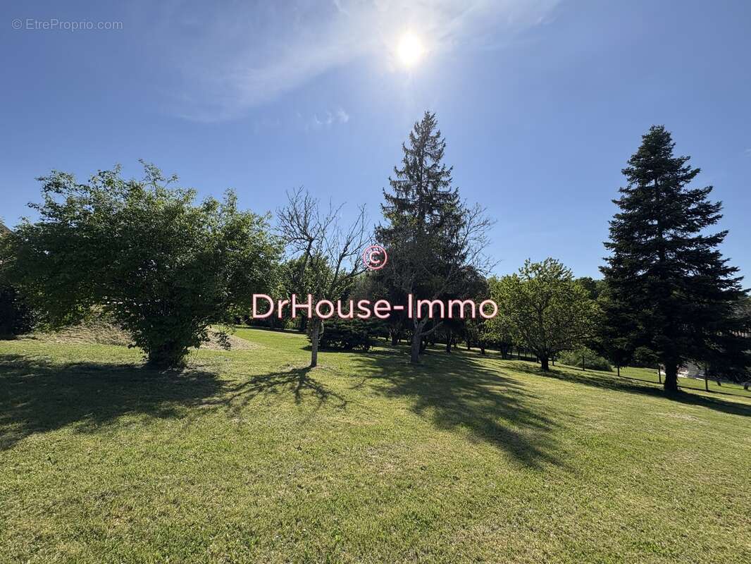 Maison à BOURDEILLES